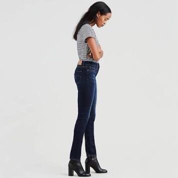 Levi’s sculpt jeans - Picture 3 of 4